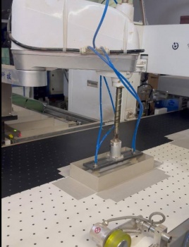 自动定位上胶机